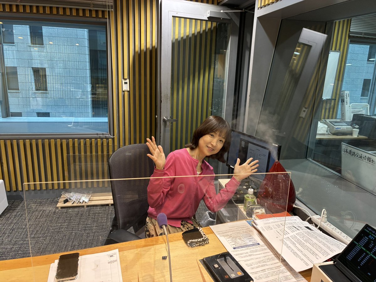 辛坊治郎ズーム 本日も3時半から生放送！ 加湿器でうるおいチャージ中