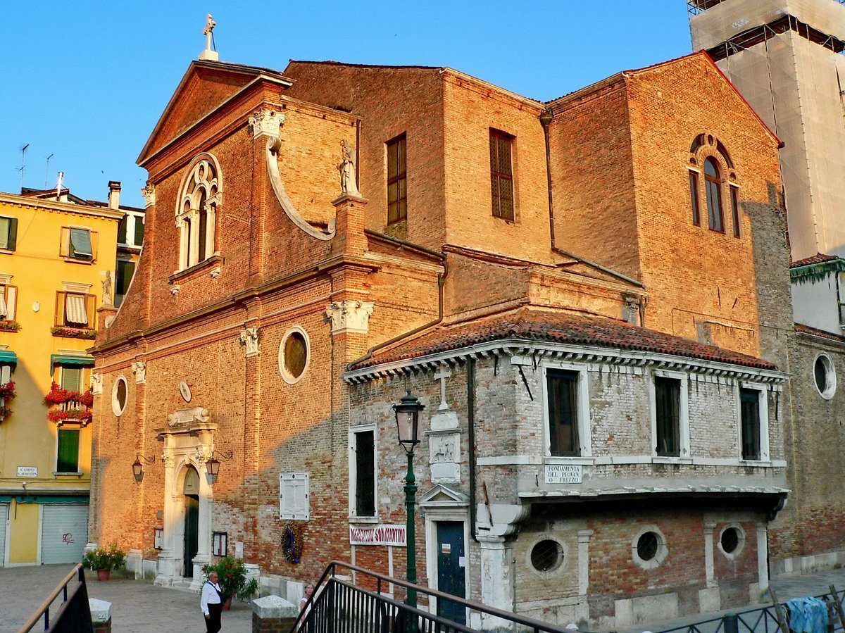Oggi a Venezia si festeggia San Martino, una tradizione amata da grandi e piccini, legata alla leggenda del santo che divise il suo mantello con un mendicante. Nel sestiere di Castello si trova una chiesa dedicata al Santo, un luogo da scoprire.
Buon San Martino!
#11novembre