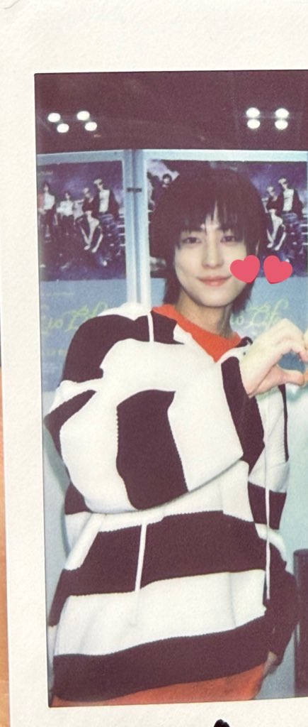 타키 체키 제출합니다 진짜귀여운똥께.ᐟ.ᐟ.ᐟ.ᐟ 너무 잘웃고 귀여운데 손이 뜨끈하고 남자임