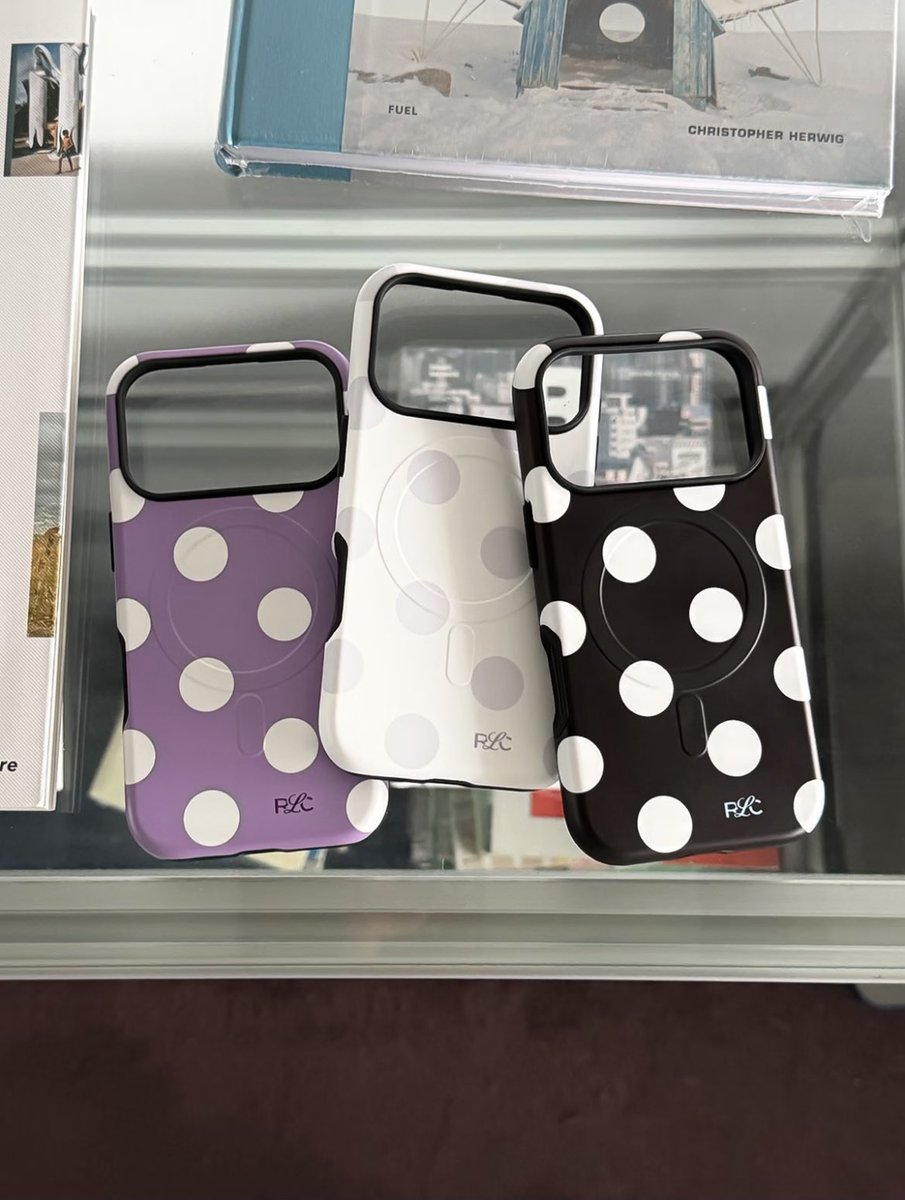 aaynaras's tweet photo. 💬Case — Black/White/Purple https://t.co/V8L3aLuTn6