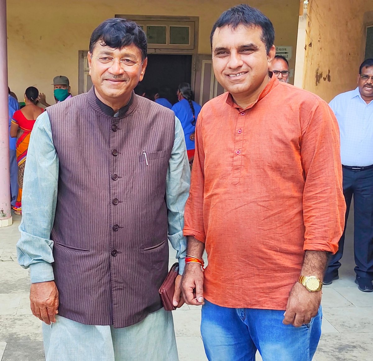 પરમ મિત્ર શ્રી બાબા ભાઈ રબારી ઑલ ને જન્મદિવસની ખૂબ ખૂબ શુભકામનાઓ. મહાદેવ આપને ઉત્તમ સ્વાસ્થ્ય, દીર્ઘાયુ અને યશસ્વી જીવન આપે ની શુભકામનાઓ. 🎂💐💐 

<a href="/Babarabariaal/">Baba rabari Aal</a>