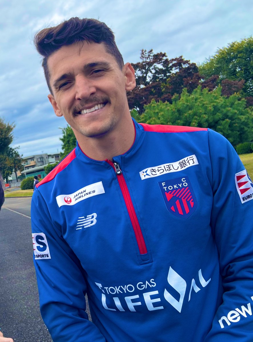 HTn_azzurosso5's tweet image. 初ふれあいで小平へ

一昨日のリーグ戦と練習後でお疲れのところ、選手の皆様ご丁寧に対応して下さいました🙇
ありがとうございます🔵🔴

ますます応援したくなったし、今期のメンバーで天皇杯獲る景色を見たい思いが強まりました🏆