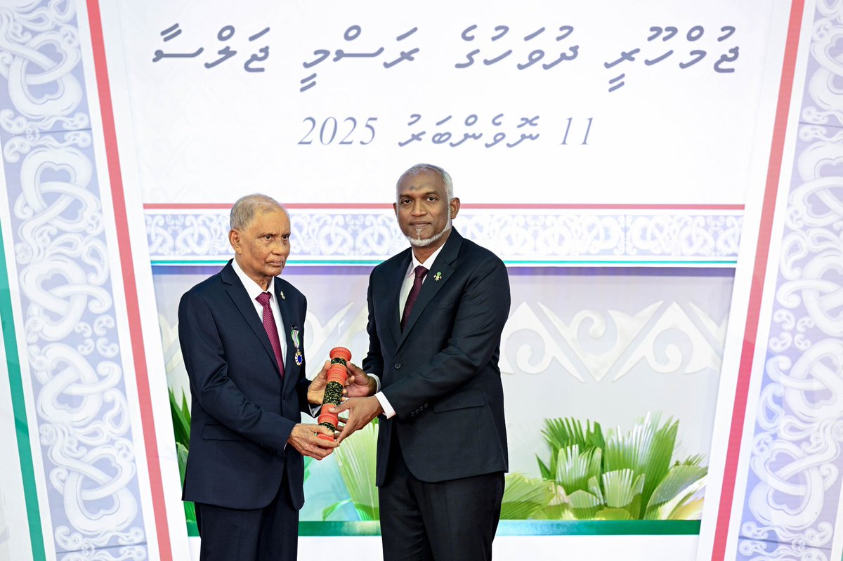 ވިޔަފާރި އާއި އިޤްތިޞާދު ފުޅާކުރައްވައި ކުރިއެރުއްވުމުގެ އެންމެ އިސް ސަފުގައި ހިމެނިވަޑައިގަންނަވާ މުޙައްމަދު ޞާލިޙަށް، ނިޝާން މުލީގޭ ޝަރަފުގެ ޢިއްޒަތް އަރުވައިފި 
presidency.gov.mv/Press/Article/…