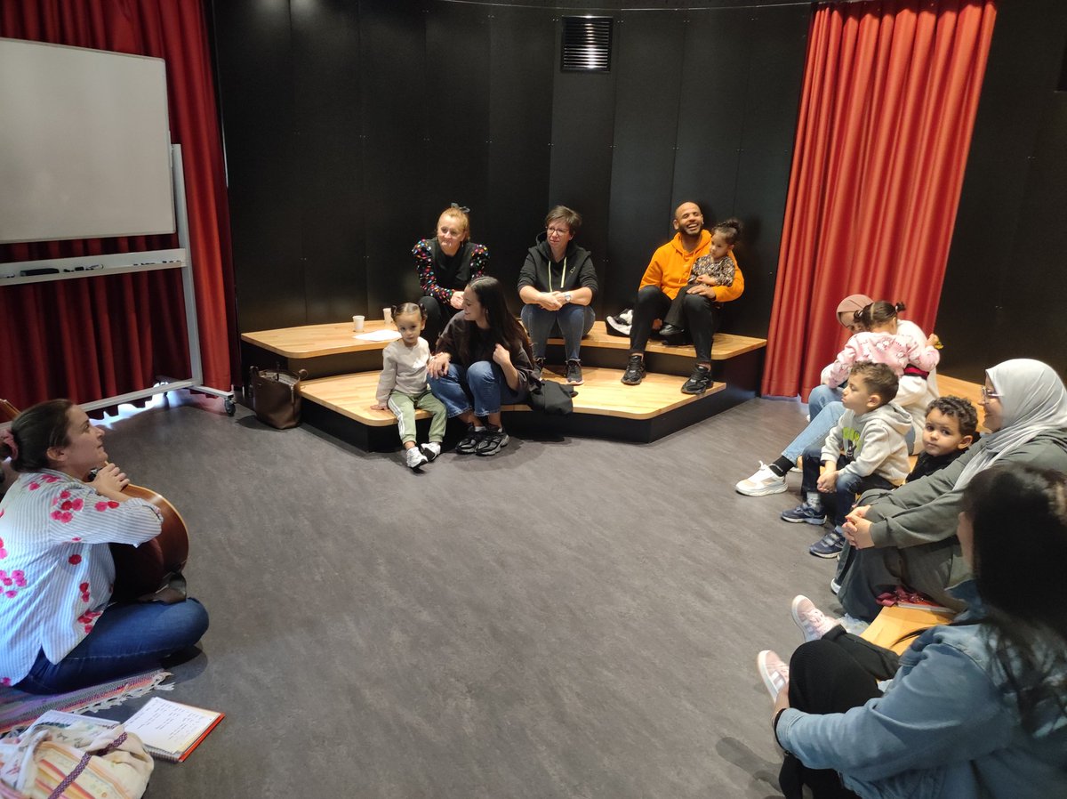 ⏩mercredi après-midi à la bibbliothèque <a href="/Cite_educBehren/">Cité éducative de Behren-lès-Forbach</a> Jardin musical pr  enfants et l parents 
⏩favoriser dvpmnt du langage par musique en offrant aux familles  outils simples à réutiliser à la maison <a href="/Dsden57/">DSDEN de la Moselle</a>
<a href="/FredGuyot3007/">Fred Guyot</a>  <a href="/KratzMagali/">Magali Kratz</a> <a href="/JF_Bonasso/">Jean-François Bonasso</a>  <a href="/cabbeke/">mickael cabbeke</a> <a href="/pf_mourier/">PF MOURIER</a>