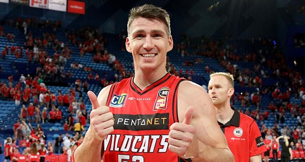 TheRunHomeSENWA's tweet photo. Going out with BANG! 💣

Our man @Lachy_Reid with all the latest news and his Reid Files 📺

@PerthWildcats legend Damian Martin ❤️

@WestPerthFC draft prospect Sam Swadling in studio ⭐️🤩

Tune in for Hase's last show 😢

@SENWestAus | https://t.co/ITDZ89UM7q https://t.co/fN9n2v9Heg