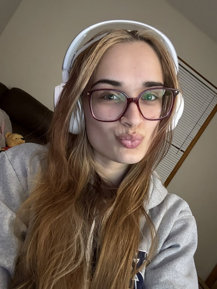 kickin butts

live now 🫰🏼