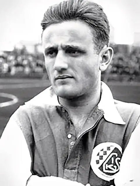 SkZidenice1913's tweet photo. @CupMitropa Svou smrt nalezl během druhé světové války i Svetozar Danić. Jugoslávský fotbalista přišel do našeho klubu v roce 1937 jako mistr jugoslávské ligy. V roce 1941 byl zatčen a bleskově popraven Ustašovci. https://t.co/QAp0xJDp2b