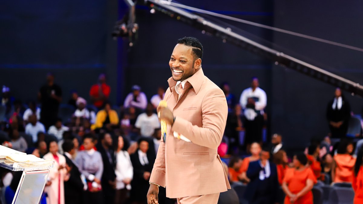 In this new week; May you be blessed when you look in front and behind you.
May the blessings of God overshadow you.

May your finances be blessed, may your health and family be blessed (Deut 28).
Everything you find to do may it prosper! #blessed #Goddid