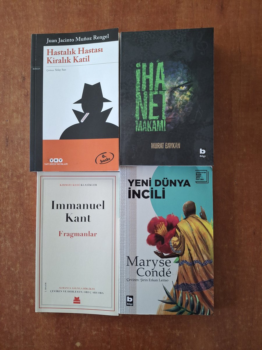 Hesabımızı takip edip bu tweeti RT eden bir kişiye fotoğraftaki kitapları hediye ediyoruz. Çekiliş sonucu 14 Kasım Cuma günü açıklanacak.