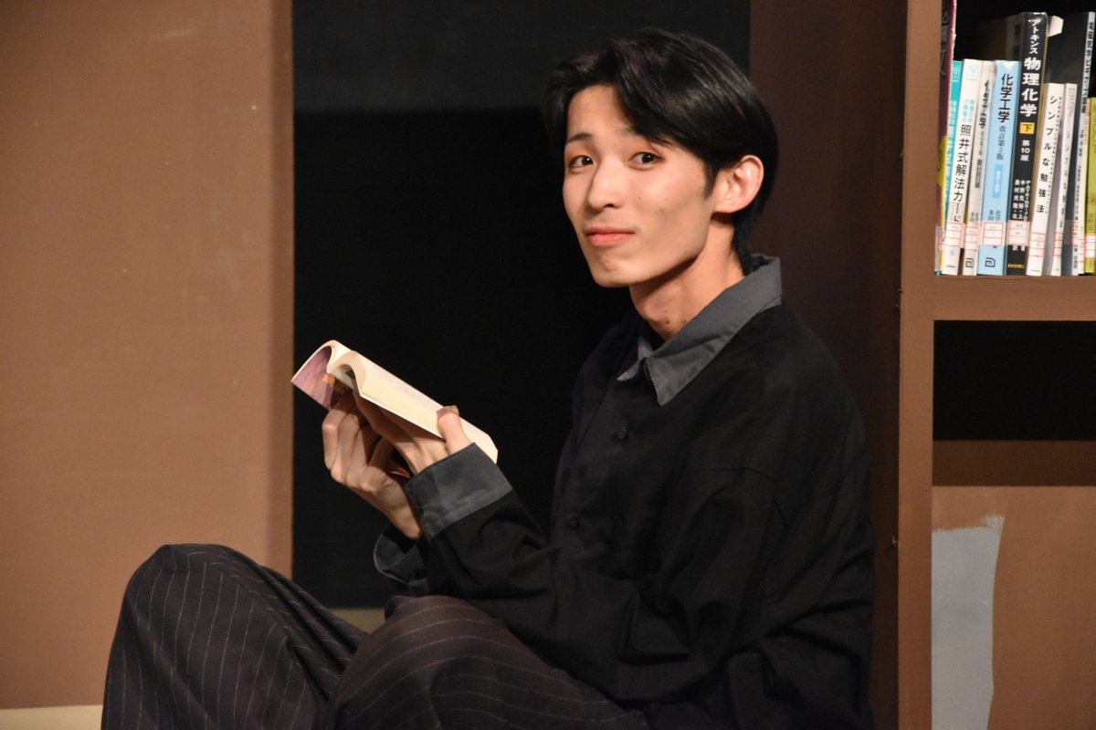 ryu_ryu_shinku's tweet image. 今回も衣装小道具チーフを兼任していましたが、いつもとは比にならない忙しさでした。ご協力いただいた皆さまには感謝してもしたりません。

あんまり裏話をするのもどうかなとは思ったのですが、最後ですし少しお伝えできたらな、と思います🙏

#劇団眠ポ
#劇団眠ポ_四夜目