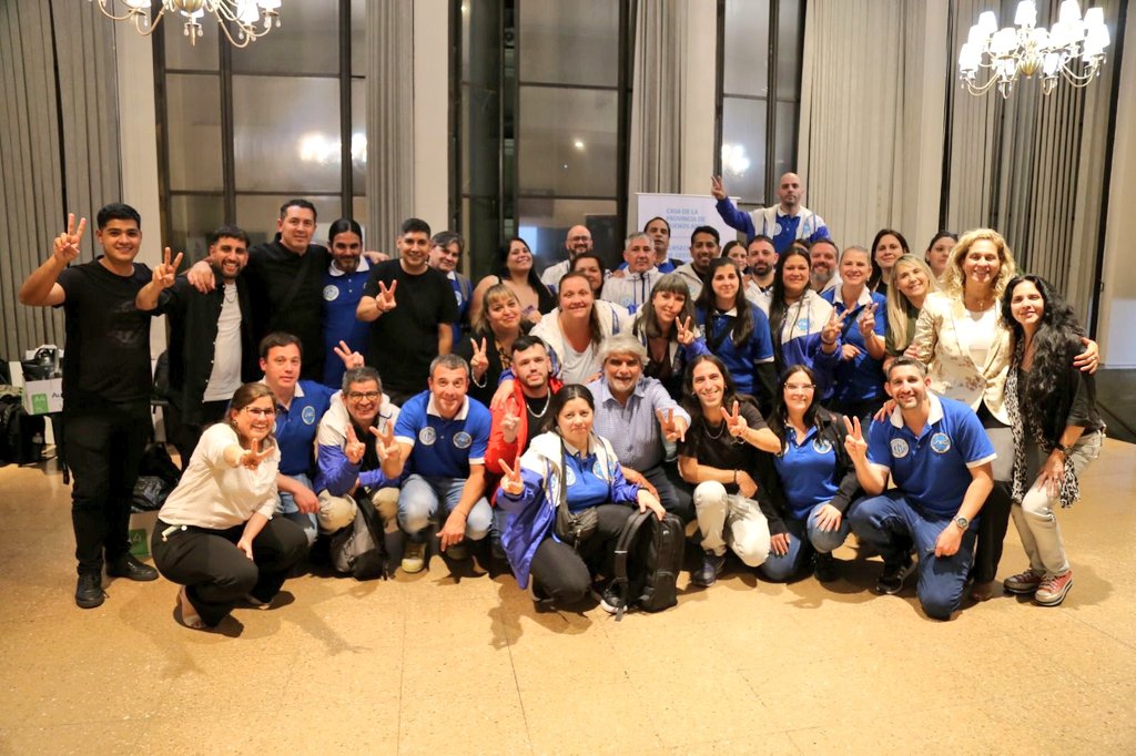 Gracias por la invitación compañero <a href="/Sergio_OrtizOk/">Sergio Ortiz</a> participe de la primer feria del libro del trabajador en la casa de la provincia de Buenos Aires.
Excelente organización por la compañera <a href="/LizarasoFlor/">Florencia Lizaraso</a> y el compañero ministro trabajo <a href="/waltercorreaok/">Walter Correa</a> 
<a href="/BAProvincia/">Gobierno PBA</a> 
<a href="/Kicillofok/">Axel Kicillof</a>