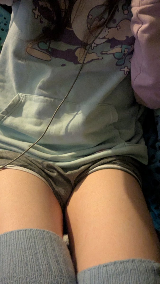 FemboyoNat's tweet photo. Hai #femboy #femboys #femboi #femboythighs #femboyfashion #femboycute #thighs #cute #gay #bi #fembois #fembofriday https://t.co/LcwrgvYAtD