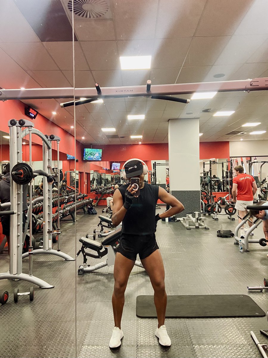 Summer bodies are crafted all year &amp; not just in winter👊🏾💪🏾🦵🏾💦