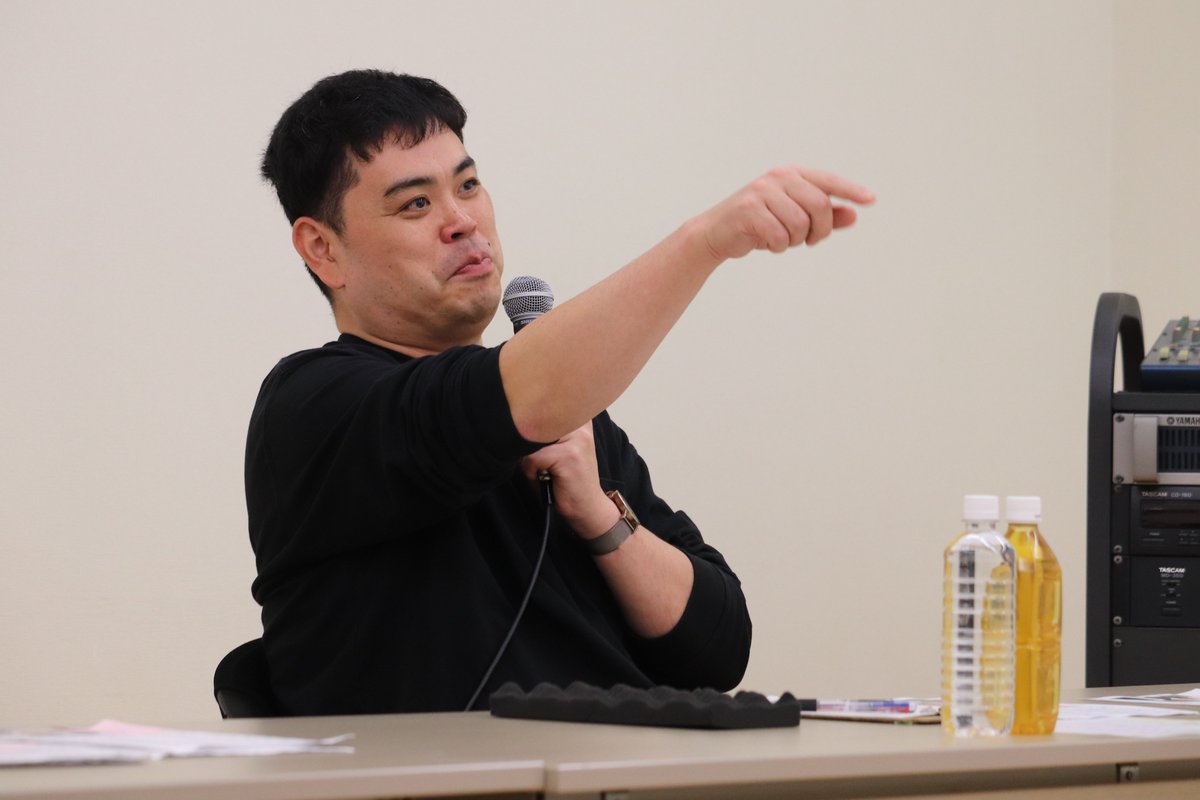 nscosaka's tweet image. 🌟ZERO STAGE10月度上位者特別授業🌟
＃ななまがり 講師

11組の現役生のネタを見てアドバイスをくださいました！
一組一組に向き合い、ネタの感想と生徒の質問にも時間をかけて丁寧に答えてくださいました！
貴重なお時間をありがとうございました🕊✨

#nsc
＃お笑い