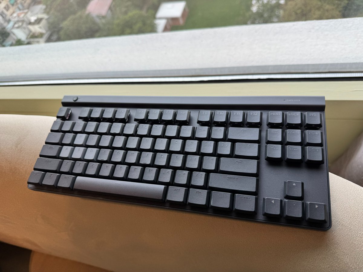 JWonggg's tweet image. No matter where I go, I have to make sure I am optimal with @logitechc 

The G515 Rapid TKL is amazing to travel with for my Asia tour 

Logi.gg/JWong

#LogitechGPartner