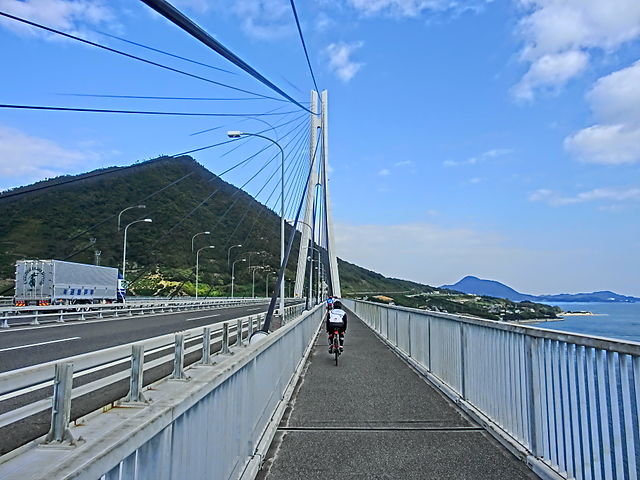 n_hotline_en's tweet image. [Japanese Tourism] Cycle across the Seto Inland Sea on しまなみ海道サイクリングロード — sea-spanning bridges, tiny island cafés and hidden viewpoints between Honshu and Shikoku. Ready to explore?
