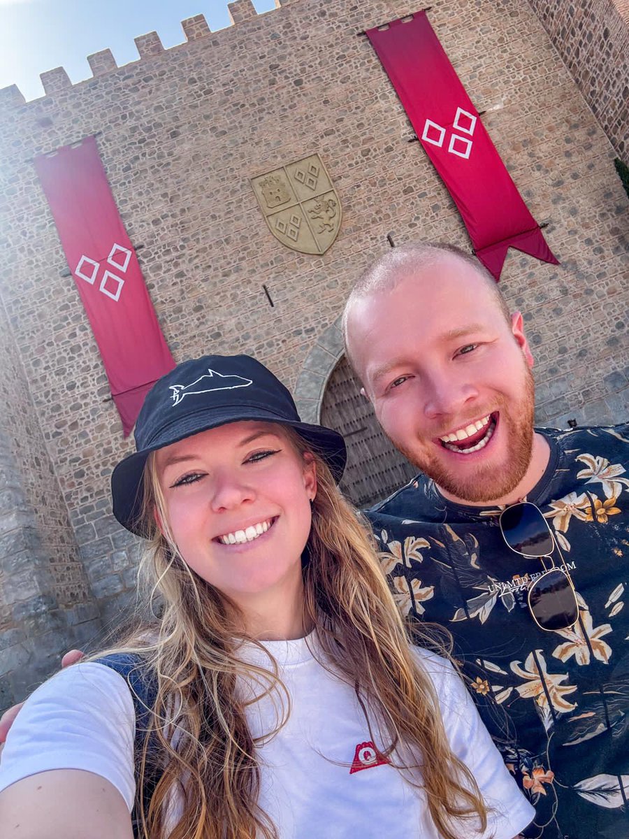van0tot8baan's tweet photo. In een nieuwe bonus-aflevering nemen we je mee naar het Spaanse Puy du Fou España! 🇪🇸 🎭

Dit park heeft geen achtbanen of darkrides, maar alleen maar shows. Spaanse geschiedenis, paarden, Ravelijn én meer in deze aflevering! 🐎🔥

Luister nu op jouw podcast-app! 🎧 https://t.co/LkPT8NAC5k