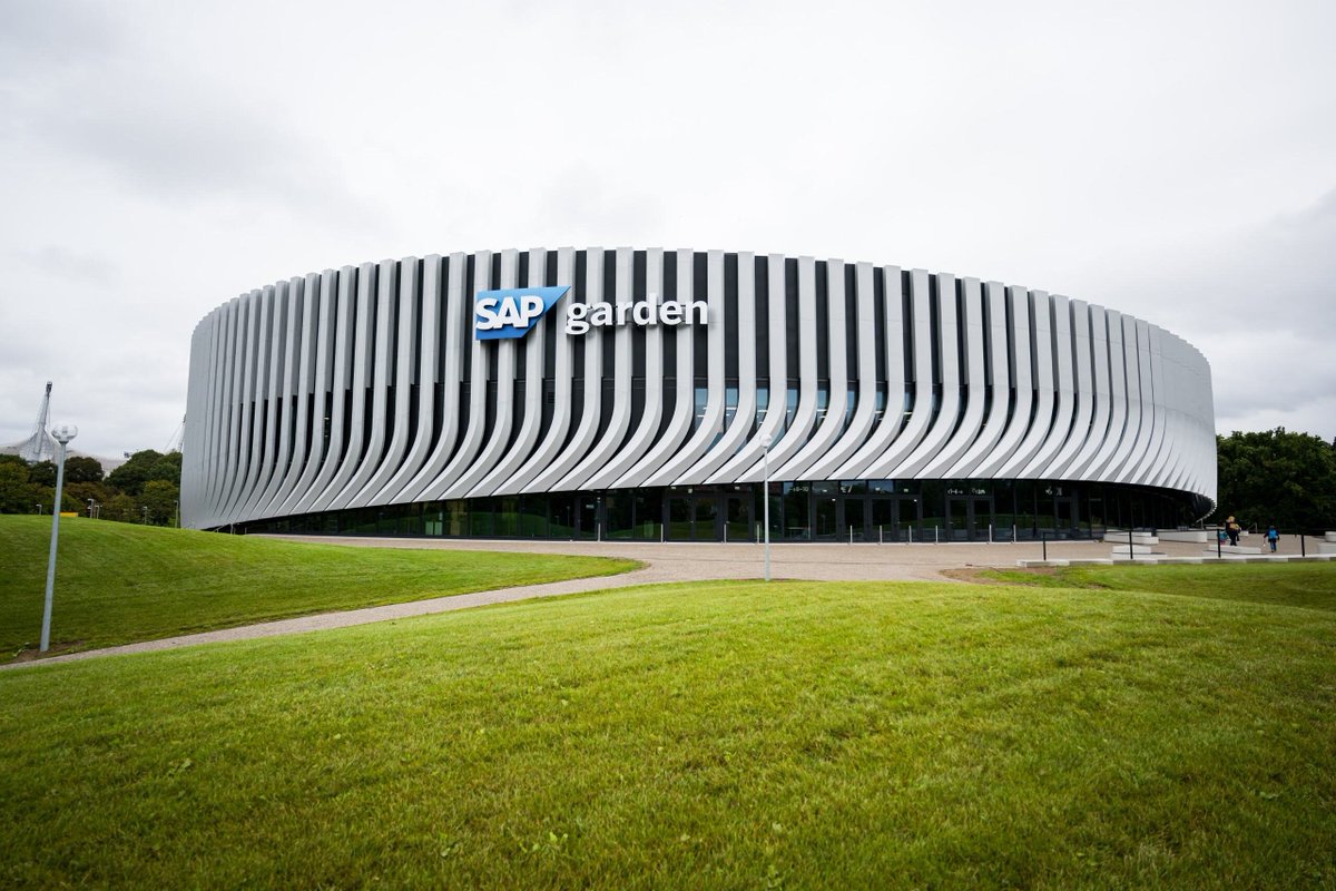 MarcMundet78's tweet image. Barça i Madrid continuen ancorats en un model del segle XX.

El model de negoci de la Indústria del Bàsquet a Europa és a la propietat i explotació de pavellons 365 dies l&apos;any, no pas en els drets televisius ni patrocinis.

Mentre no s&apos;assumeixi, el bàsquet seguirà en precari.