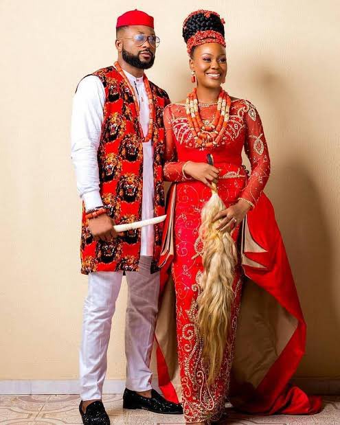 lorddrey's tweet image. The South South and South East is a political attempt to isolate two similar people from each other.

We are the same people. It is evident in the culture.

Traditional marriages are similar just vary slightly, their foods are similar, the way they dress are similar just varies…