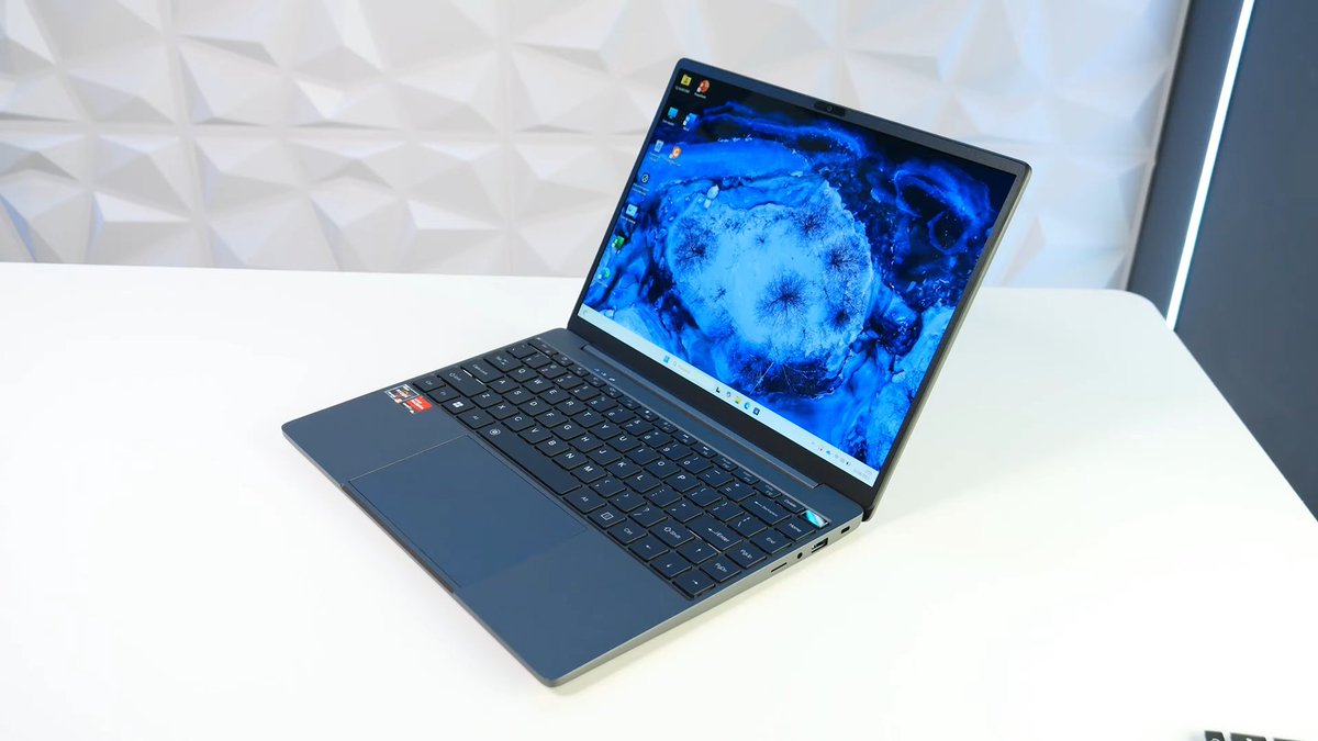 Ligero para llevar, potente para rendir. 💻
El Corebook X 7430U, con solo 1.375 kg, lleva un rendimiento robusto en tu mochila.

#CorebookX7430U #PortátilLigero #TrabajoRemoto #Rendimiento #Tecnología