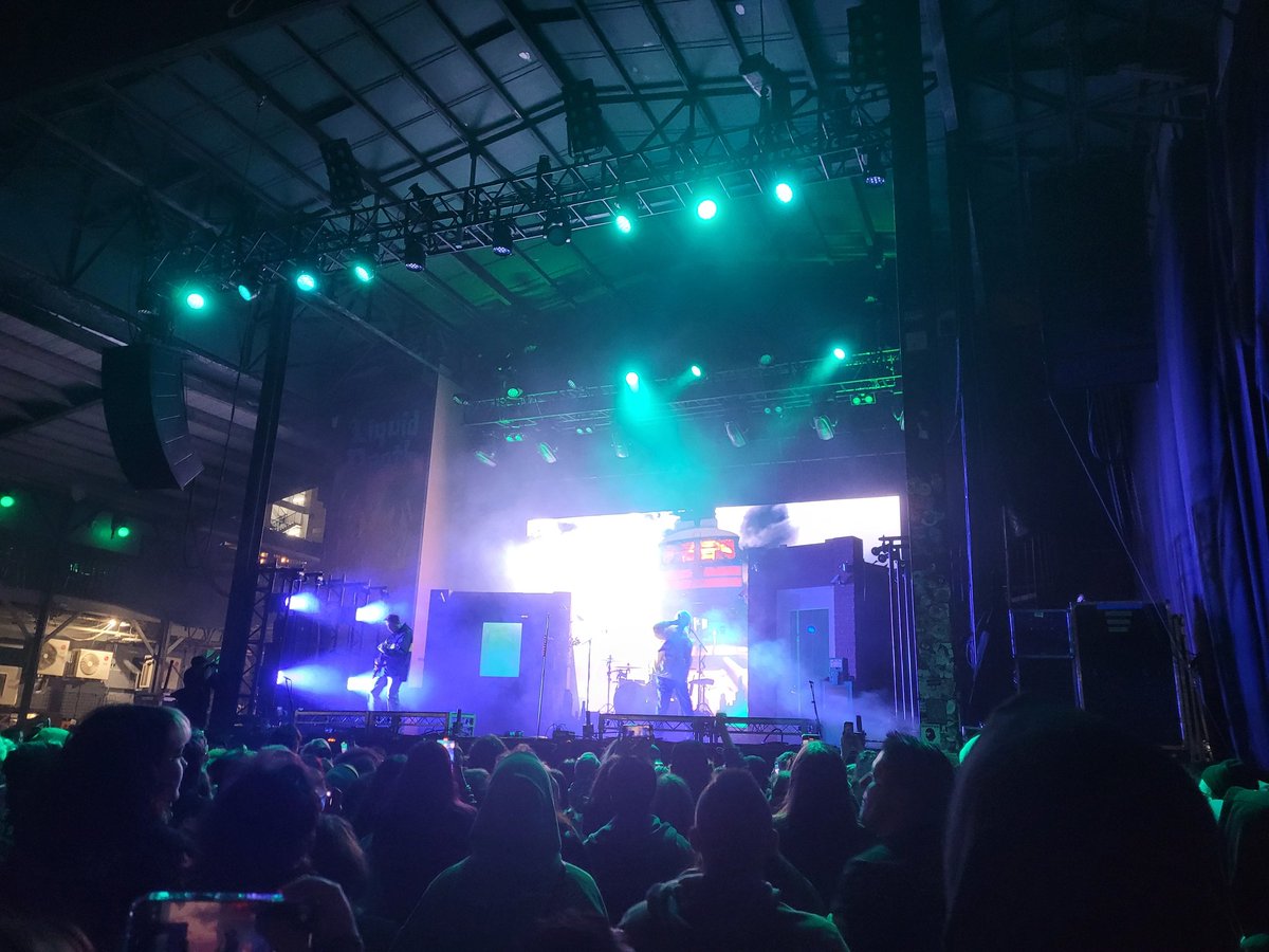 suntiedd's tweet photo. sick ass show, see y'all next time https://t.co/MwdtictpFH