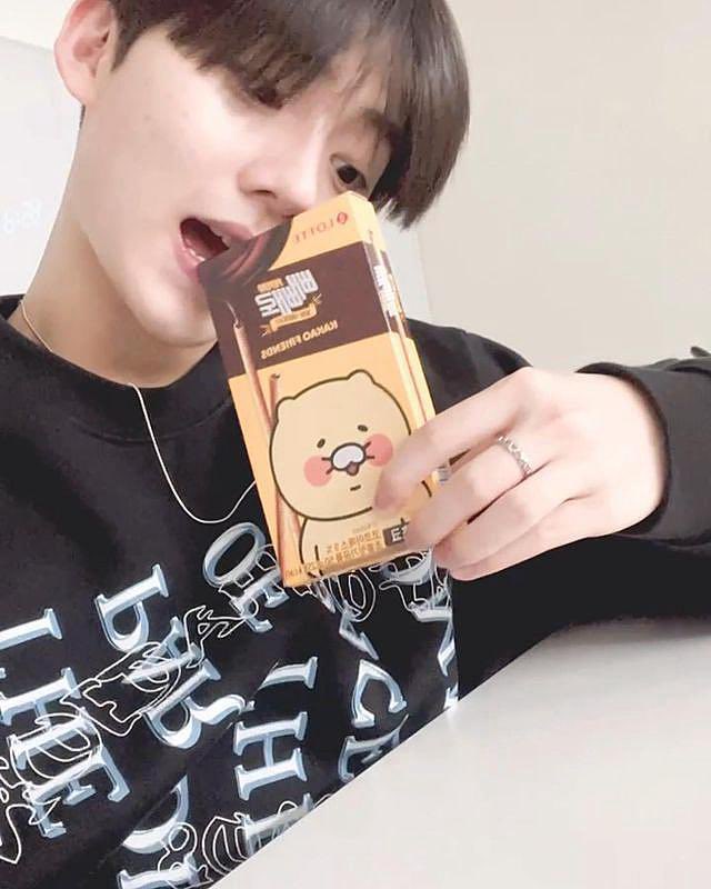 lee_tkddnjs's tweet image. [이상원]님이 보낸 선물이 도착했습니다!

3J59TS4GWJ

상원이가 조아하는 누드빼빼로 ⌁❤︎⌁
🟫🟫🟫🟫🟫🟫🟫🟨🟨🟨