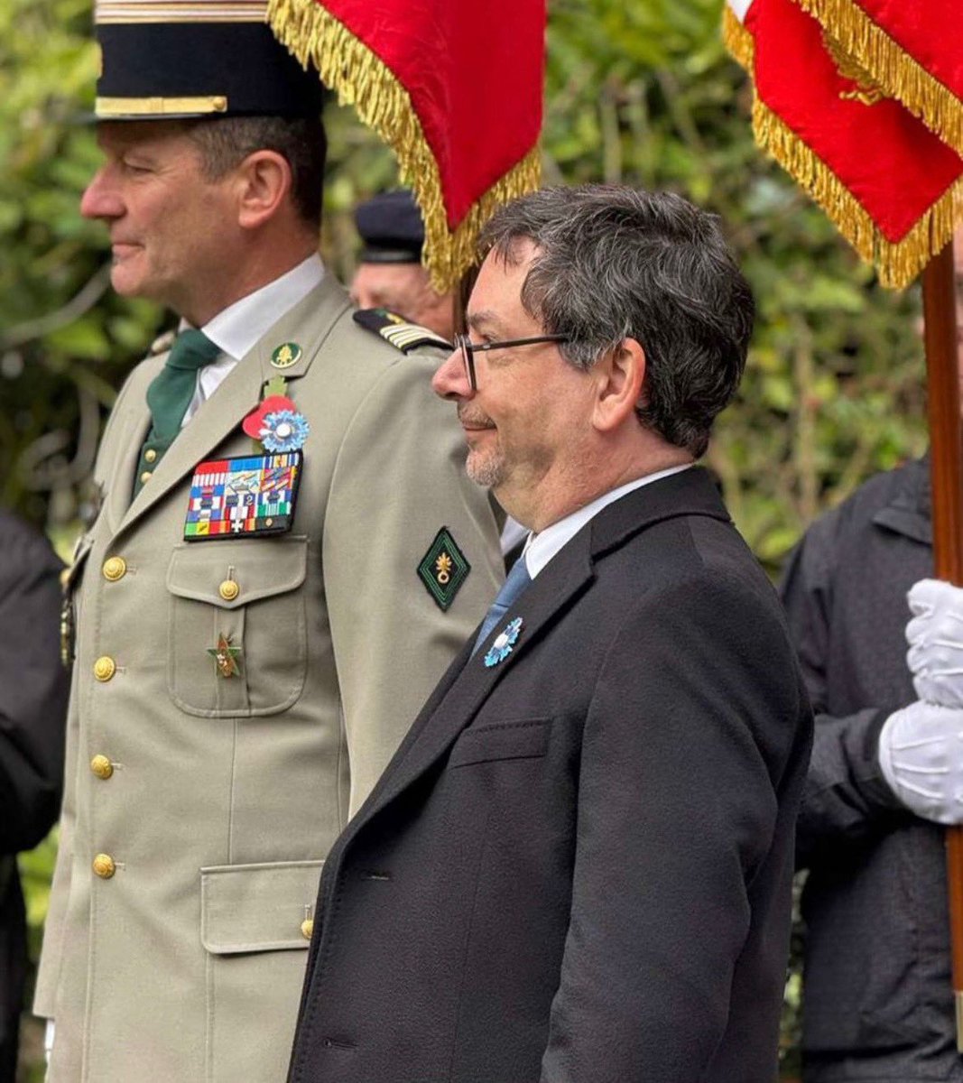 ZDS_Paris's tweet photo. La #DMD78 était présente hier au Rectorat de Versailles à l’occasion l’hommage rendu aux morts pour la France. Les élèves appartenant à 3 établissements de @acversailles ont animé et présenté de nombreux travaux de mémoire sur les soldats de 14-18.  #VotreHistoireNotreHistoire https://t.co/JkBZMcemF9