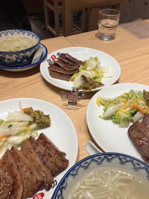 仙台名物「牛タン」定食でいただきました🐂
贅沢なランチ！とても美味しいです🤤🍴
#牛タン #仙台名物 #カウくんの営業日記