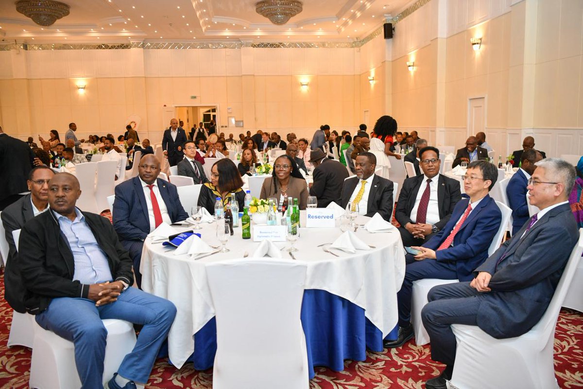 FAOEastAfrica's tweet photo. Marking #FAO80, @FAOEastAfrica &amp; @FAOEthiopia held a vibrant event with partners, highlighting 80 years of advancing #foodsecurity, strengthening #resilience, and promoting #SustainableAgriculture in Eastern Africa and globally.

@FAOnews @FAOAfrica https://t.co/JJLZlK6Bna
