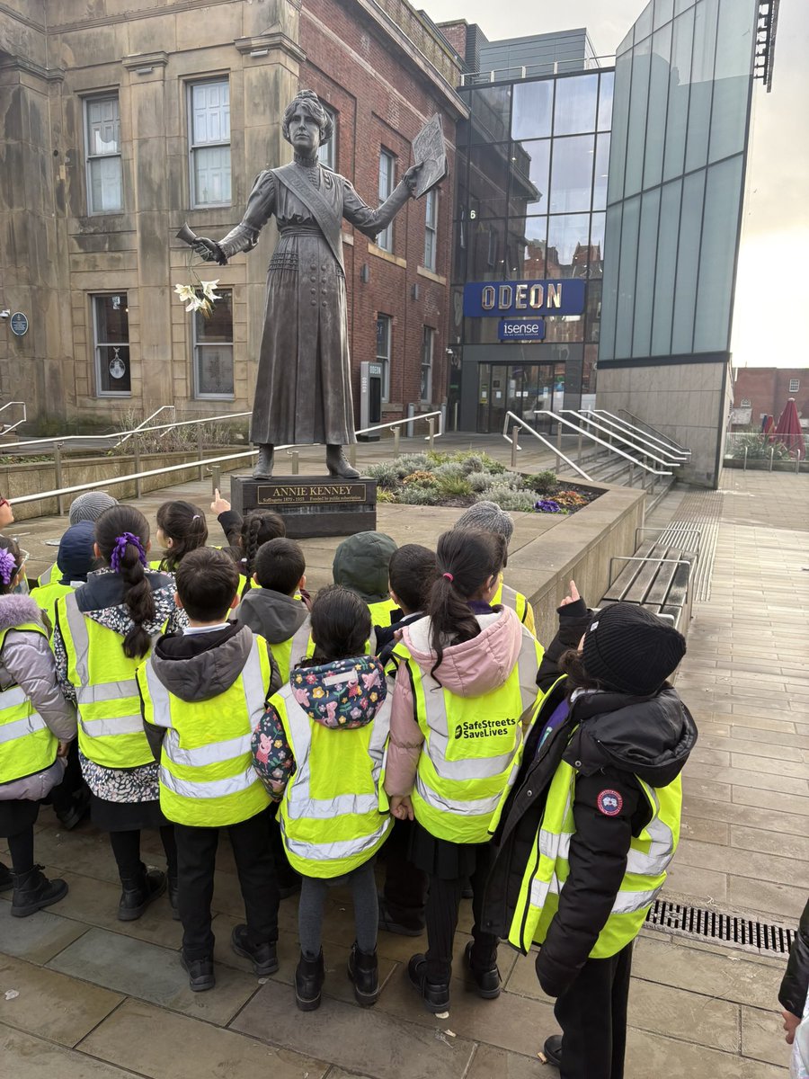 Freeholdc tweet media