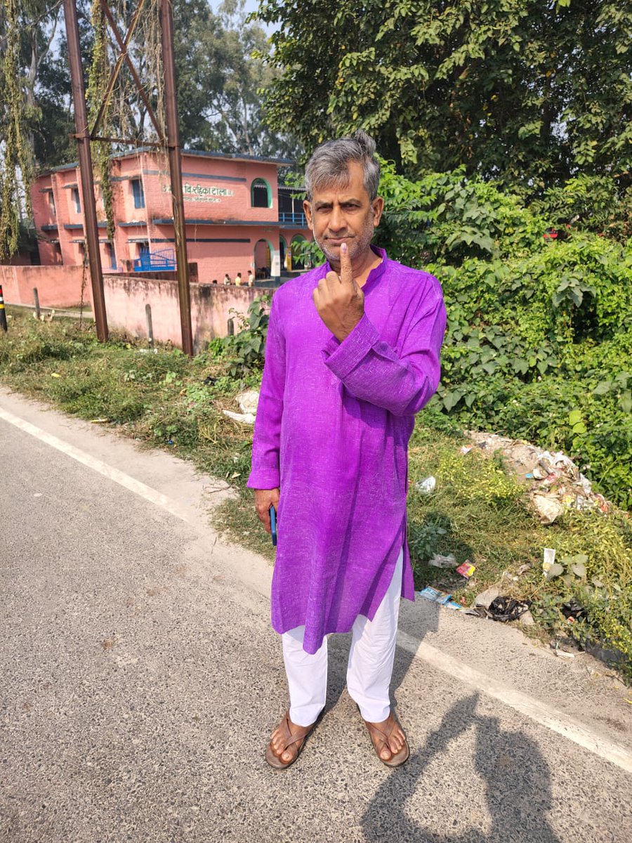 ABVP_Araria's tweet photo. बिहार विधानसभा चुनाव-2025 (दूसरा चरण)

लोकतंत्र के इस महापर्व में अभाविप, अररिया के युवाओं ने राष्ट्रहित में मतदान कर अपना कर्तव्य निभाया।

#biharelection2025 
#LoktantraKaTyohar https://t.co/G1bpxh6V02