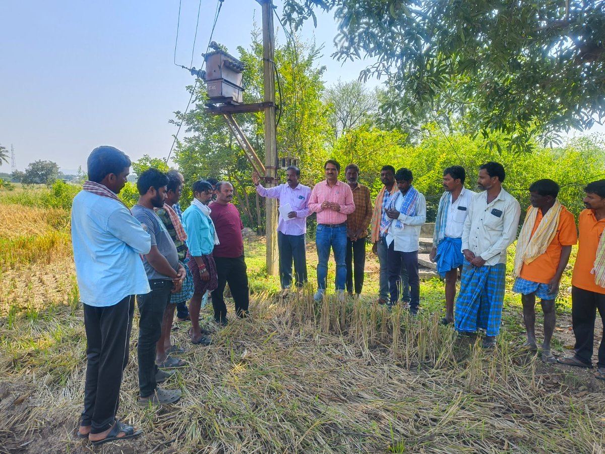 TG_NPDCL's tweet image. ⚡🌾 #TGNPDCL – Polam Bata &amp;amp; Safety Awareness Program, Karimnagar District 👷‍♂️

Today, a Polam Bata and Safety Awareness Program was conducted at Sundaragiri (V) under Indurthy Section &amp;amp; Nustulapur Sub-Division, Karimnagar Rural Division, in the presence of DE/Tech &amp;amp; S.O…