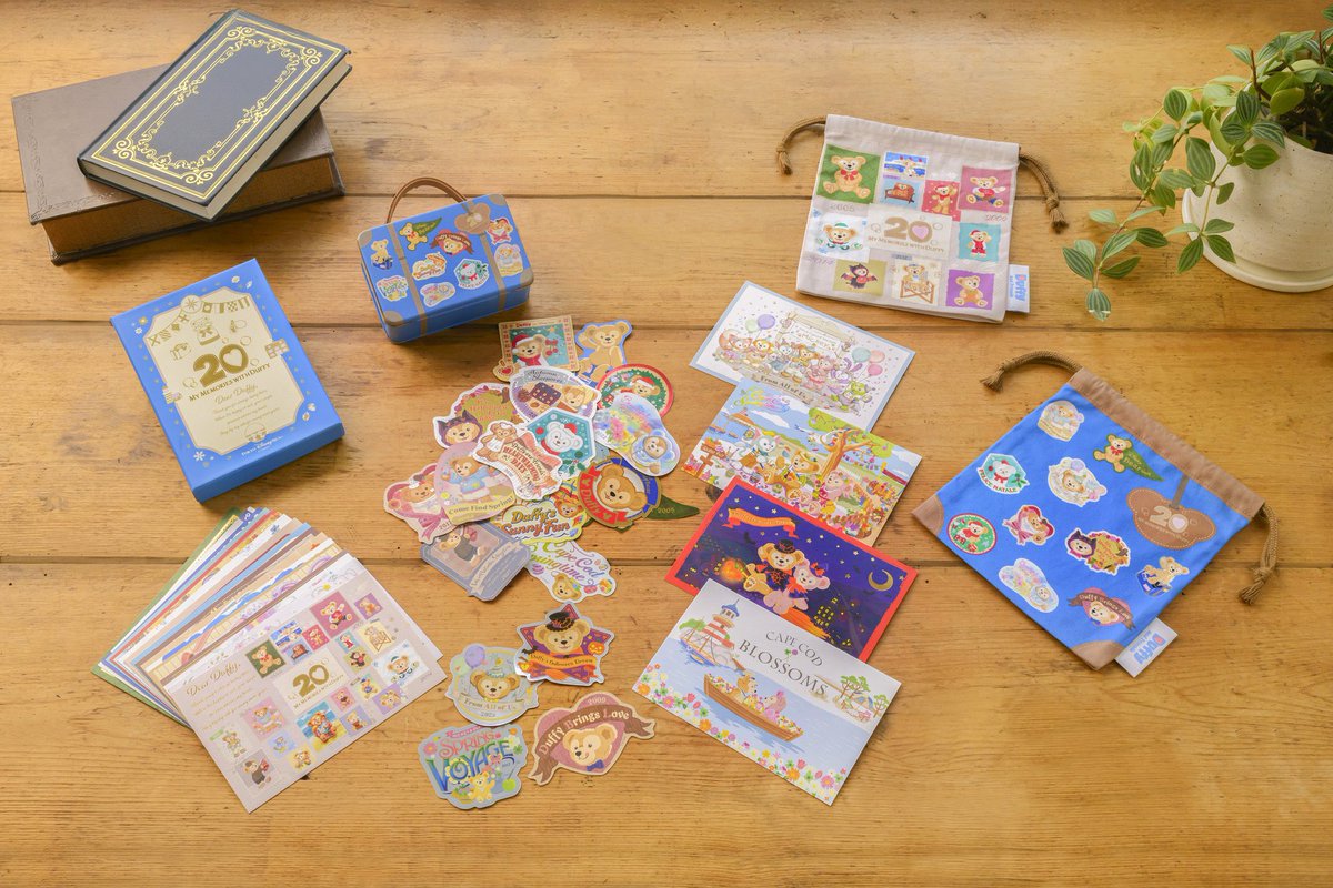 12月18日より、ダッフィーの過去のアートがデザインされたスペシャル