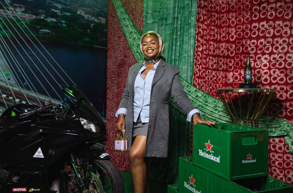 Deramarris's tweet photo. Still not over the LFS! the style, the crowd, and those unforgettable Heineken vibes 💚

 #heineken #fashionweek #styledbyvibes #citynights https://t.co/QIN8gg7SEH