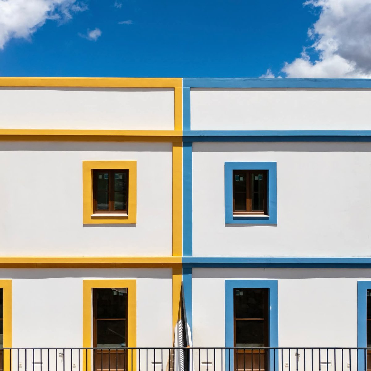 🏛️ Las molduras y ornamentos no son sólo un detalle. Son carácter, presencia, identidad y en Poraxa lo sabemos bien.

Un buen ejemplo: la promoción de 16 viviendas en Santa Gertrudis, construida por Hnos Parrot con nuestras molduras y ornamentos de EPS+Resina.