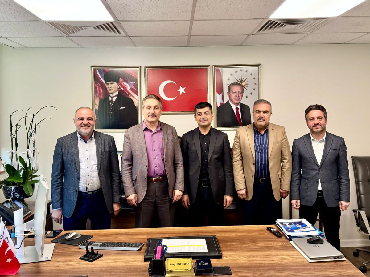 Çevre ve Şehir Komisyonumuz, Marmara Kentsel Dönüşüm Genel Müdürlüğü’nü ziyaret etti.
Üsküdar’ın en önemli meselelerinden biri olmasına rağmen ilerleme kaydedilemeyen kentsel dönüşüm süreçlerini ele alarak çözüm ve iş birliği imkanlarını değerlendirdik.
İlçemizin geleceğini