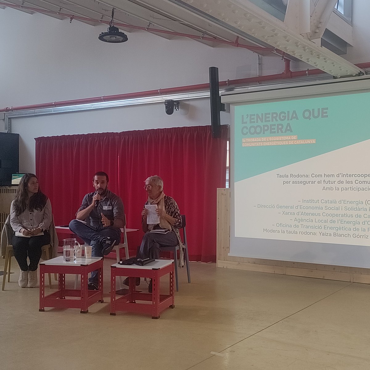 ConsellOsona's tweet photo. 🔋L’ALEO participa en la 1a Trobada de l’ecosistema de Comunitats Energètiques a Barcelona!

Gil Salvans, responsable de l'ALEO, destaca el paper clau dels agents públics en el futur de les comunitats energètiques.

🤝Cooperació, estratègia conjunta i visió compartida! 

#ALEO https://t.co/i4OAG1Eivd