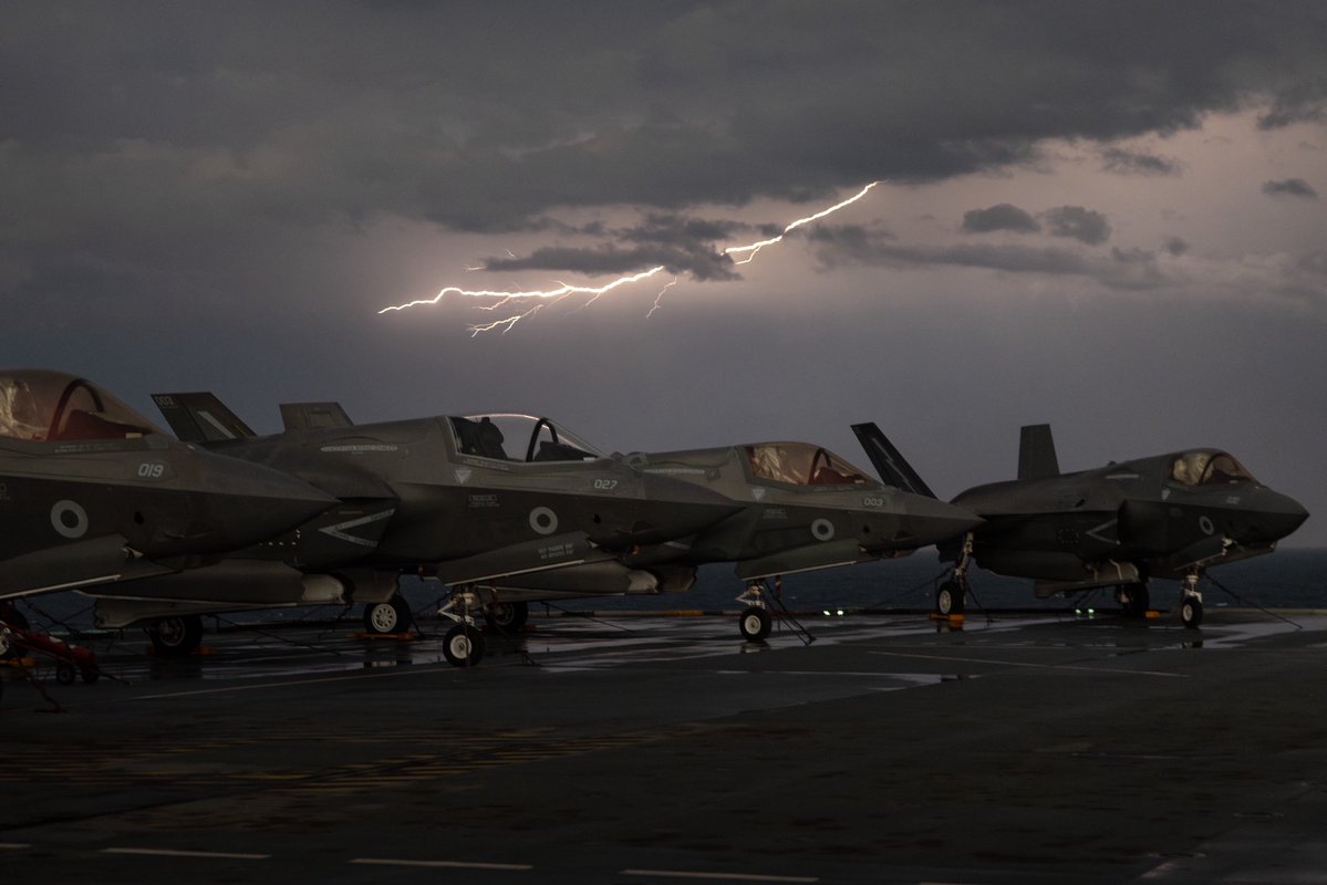 COMUKCSG's tweet image. Lightning over deck, lightning on the deck. Ready for #FalconStrike2025

#CSG25 #Lightning #WeAreNATO