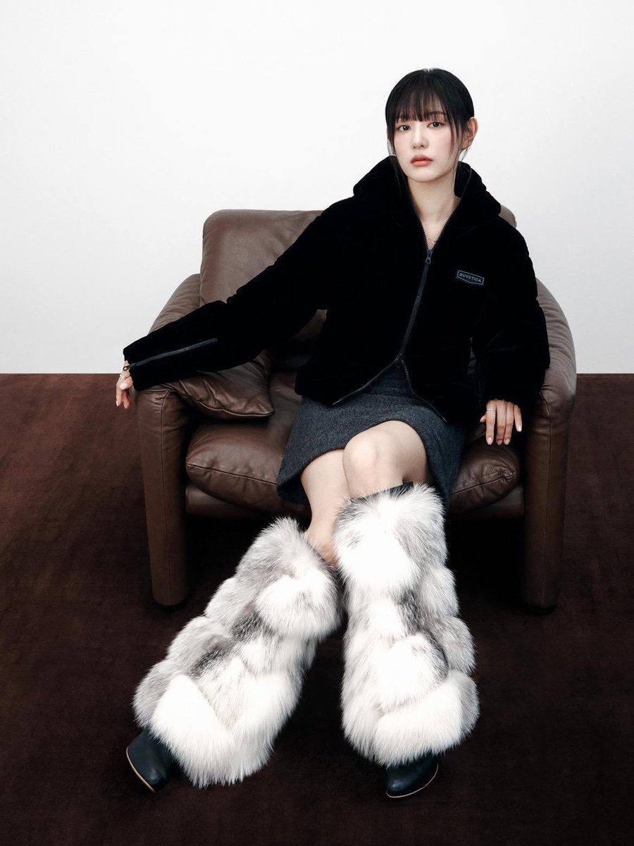 _Smally7's tweet photo. Model Jiwon 🩶🖤 https://t.co/OShZI99BpF