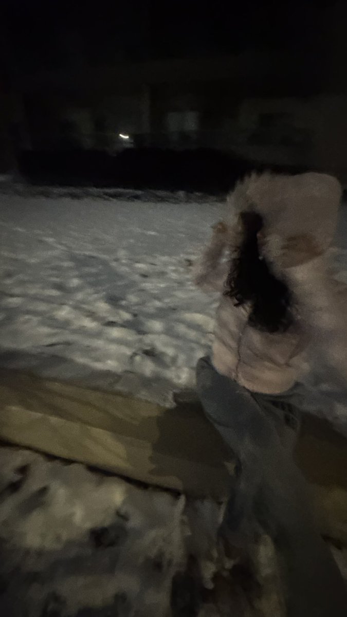 y1danielaa's tweet photo. My jacket is the fit this winter https://t.co/uBJu0RLm2B