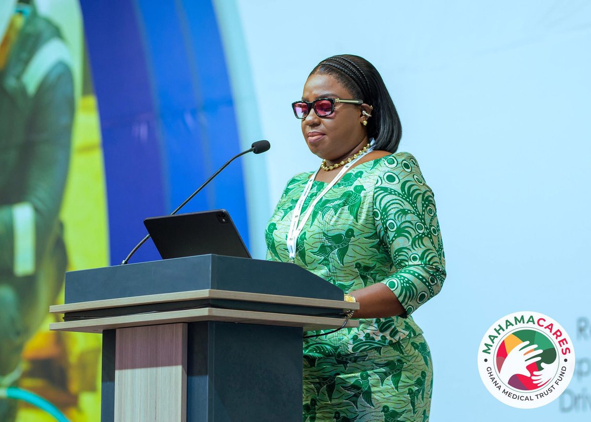 edemagbana's tweet image. For my weekly Tuesday morning motivational message, kindly permit me share this profound message by Obuobia Darko-Opoku.  

My favourite line “ Stop dimming yourself to make others comfortable “….

“The world has a strange way of reacting to light.
When you start to glow, some…