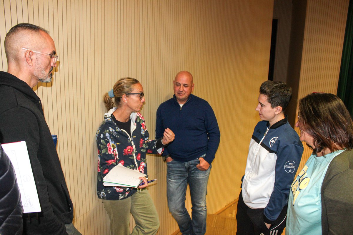 La quinta sesión de las Jornadas de Dirección General Deportiva celebrada ayer en Leganés contó con la presencia de los tutores del Comité, que bajo la dirección de <a href="/serranonino/">miguel angel serrano</a>, se reunieron con el alumnado para servir de acompañamiento en el desarrollo de sus proyectos finales.