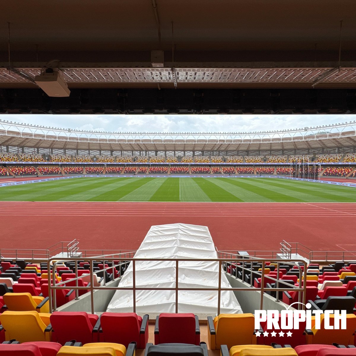 ProPitch_'s tweet image. 🌍 ProPitch’s @1AaronCross recently visited Hoima City Stadium 🇺🇬 to assess both the stadium &amp;amp; training pitches.

Both scored top marks, showcasing world-class construction, maintenance &amp;amp; turf quality. 👏

Want to know how your surface measures up?
📩 info@propitch.online