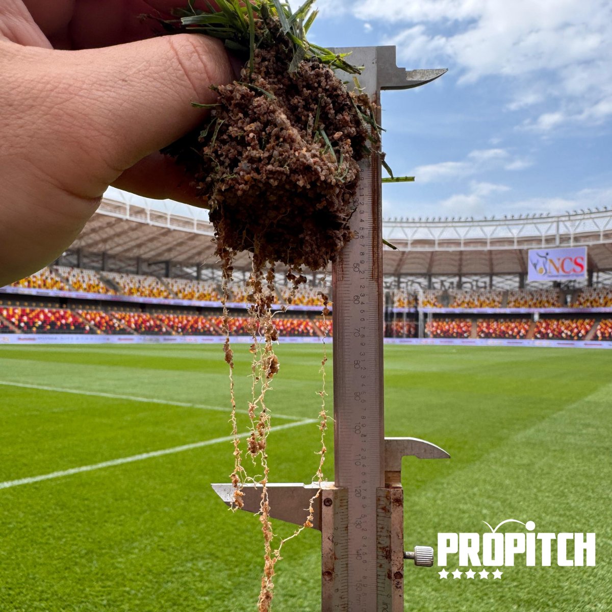 ProPitch_'s tweet image. 🌍 ProPitch’s @1AaronCross recently visited Hoima City Stadium 🇺🇬 to assess both the stadium &amp;amp; training pitches.

Both scored top marks, showcasing world-class construction, maintenance &amp;amp; turf quality. 👏

Want to know how your surface measures up?
📩 info@propitch.online