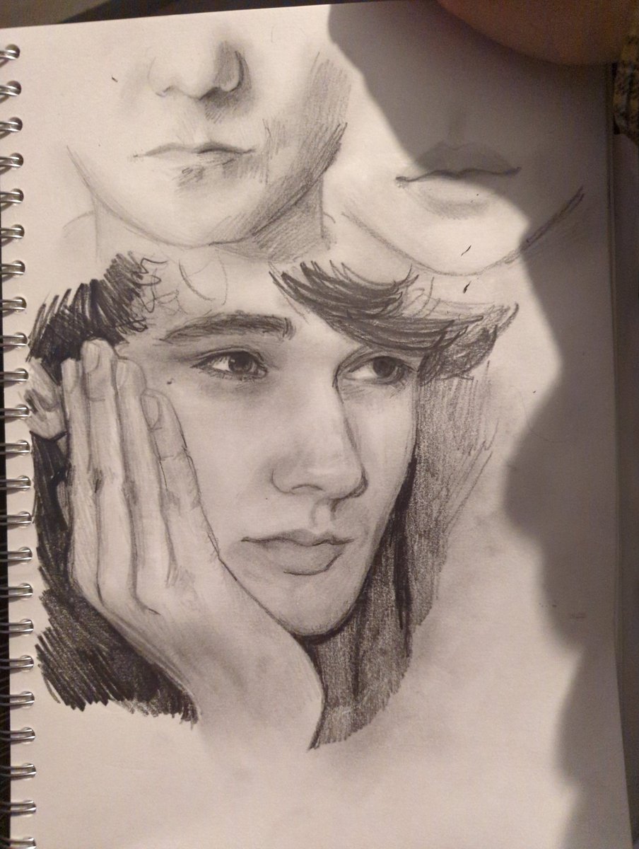 valedyctorian's tweet photo. sigh ok guys i got bored https://t.co/6IZIiFgFS2