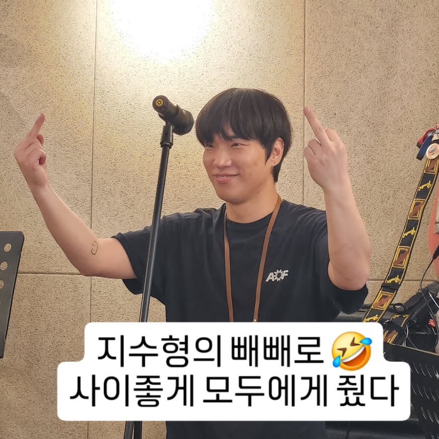 1nacore's tweet photo. 명지수 착한 점 -> •
극단이한테는 빼빼로 않줌 https://t.co/S43YTKCBrm