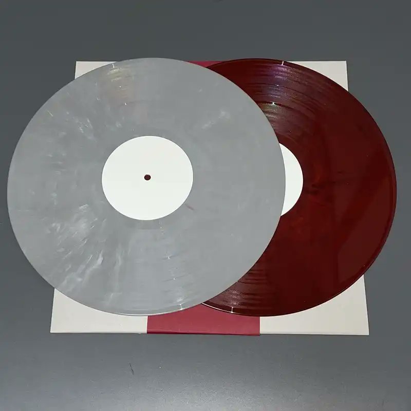 diskunion_punk's tweet image. ▽ONLINE SHOP新入荷▽

■WISHES ON A PLANE / Lost Songs (LP)

90年代中盤のDIYエモを思わせる、生々しく繊細なサウンドで知られるドイツのWishes On A Planeの未発表音源集が本日発売!
※盤の色はランダムとなります。予めご了承ください。

diskunion.net/portal/ct/deta…