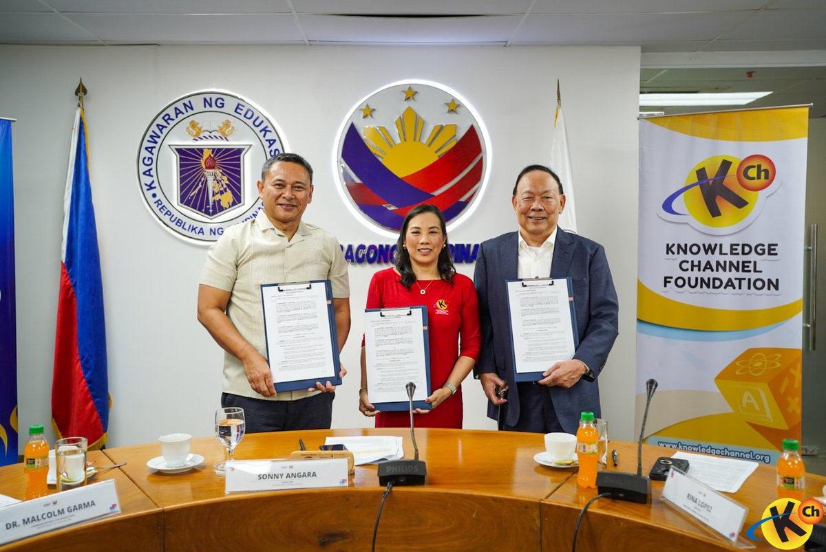 ABSCBNpr's tweet photo. #KnowledgeNow: The Knowledge Channel Foundation, Inc. (KCFI), the Department of Education (DepEd), and Solar Pictures, Inc. signed a broadcast agreement for the airing of Knowledge Channel video lessons on DepEd TV through Solar’s digital platform.

#KnowledgeChannel #DepEdTV https://t.co/WPqM2Uc9Wr