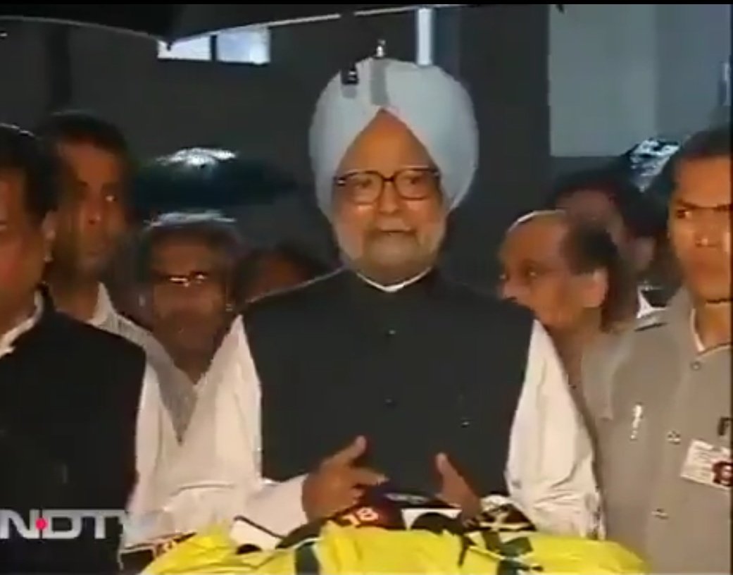 PunsterX's tweet photo. Dr. Manmohan Singh was a weak PM.

He went to Mumbai after the 26/11 attack, visited victims in hospital, held a press confrence, and answered questions posed.

Modi is a strong PM.

He wrote a condolence message on X after the Red Fort blast, and left for Bhutan in the morning. https://t.co/btbNcOZAwz