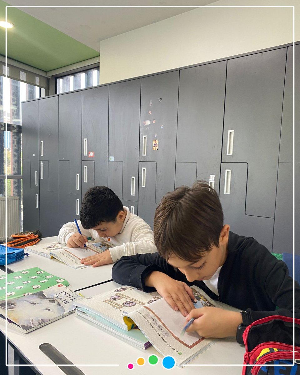 bilgikoleji_'s tweet image. 🎨 Family Time in 3/A!

3/A sınıfı öğrencilerimiz bugün İngilizce dersinde aile bireylerini tanıttı.

#BilgiKoleji #EnglishLesson #FamilyMembers #3A #SpeakEnglish #CreativeKids #BilgiİleBaşaracaksın #BilgiyeSevgiKatıyoruz